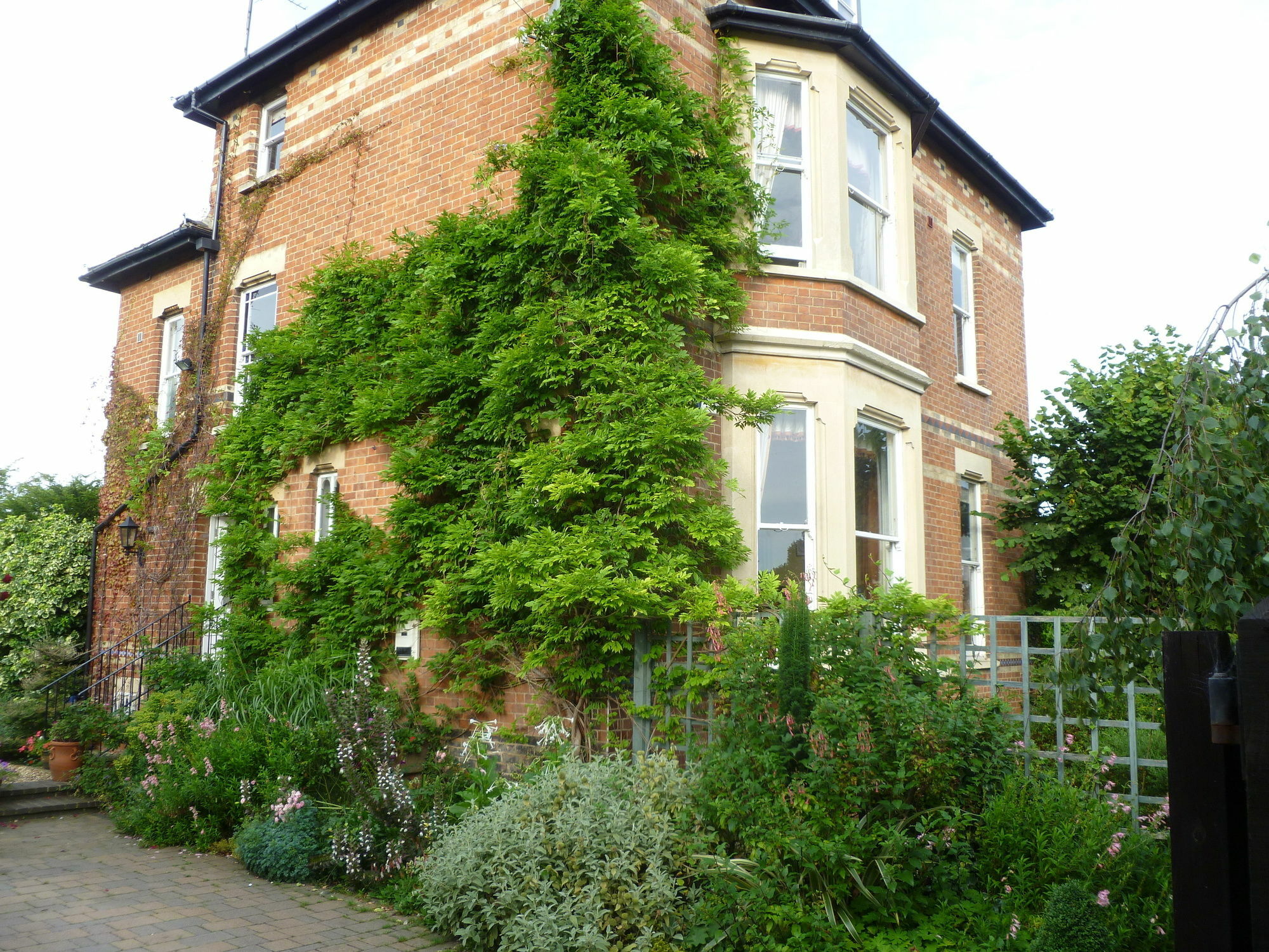 Laurel House Bed & Breakfast Cheltenham Exterior photo